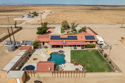 View/Area - 8212 Avenue H E, Lancaster, CA 93535 photo 5 of 8