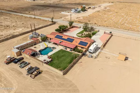 View/Area - 8212 Avenue H E, Lancaster, CA 93535 photo 4 of 8
