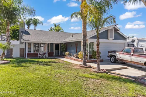 27929 Dexter Dr, Saugus, CA 91350