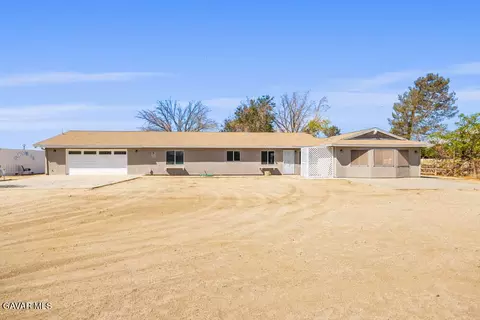 79 72nd St W, Rosamond, CA 93560