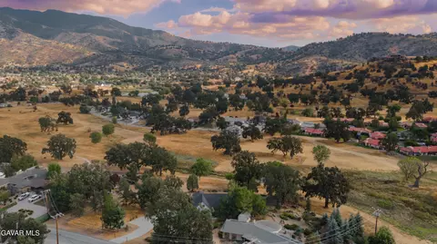 View/Area - 28840 Gleneagle Ct, Tehachapi, CA 93561 photo 5 of 5