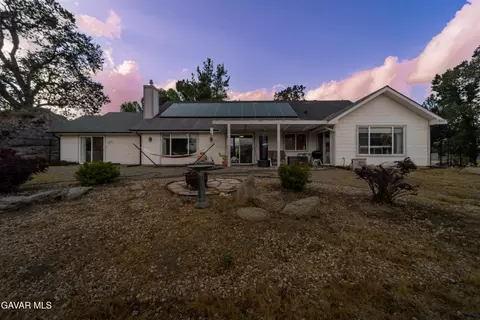 Exterior - 28840 Gleneagle Ct, Tehachapi, CA 93561 photo 8 of 8