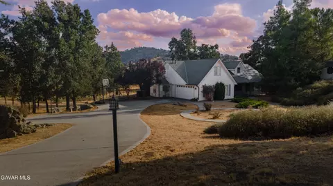 28840 Gleneagle Ct, Tehachapi, CA 93561