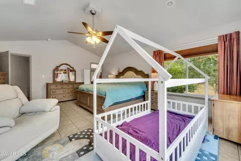 Bedroom - 28840 Gleneagle Ct, Tehachapi, CA 93561 photo 5 of 5