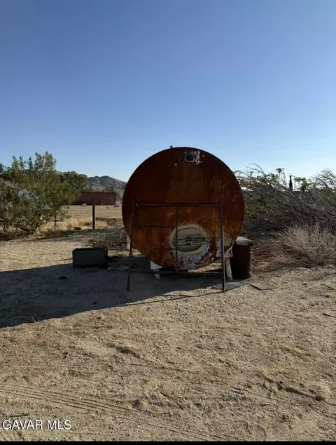 61 Joshua Ln, Mojave, CA 93501 photo 5