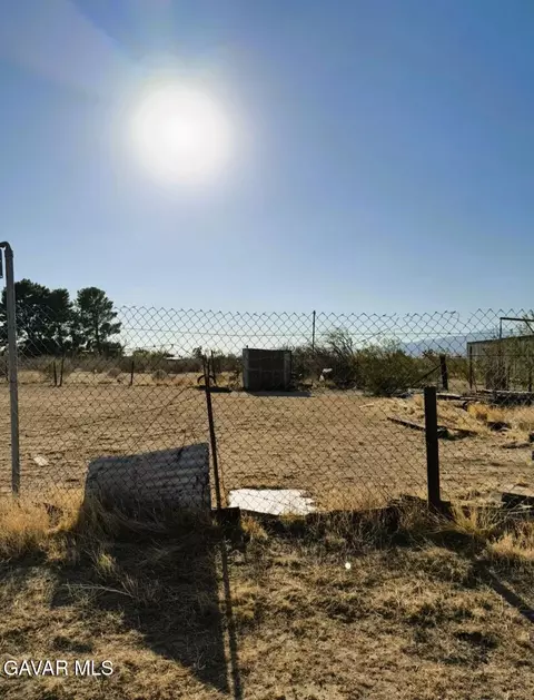 61 Joshua Ln, Mojave, CA 93501 photo 8