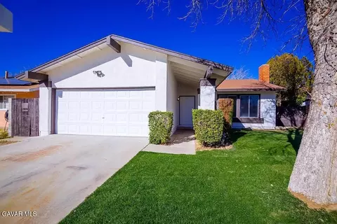 619 Curve Cir, Lancaster, CA 93535