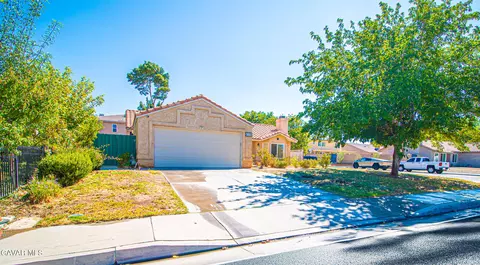44654 26th St E, Lancaster, CA 93535