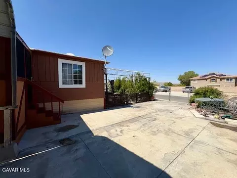 38015 65th St E #SPC A1, Palmdale, CA 93552 photo 2