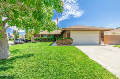42662 28th St W, Lancaster, CA 93536