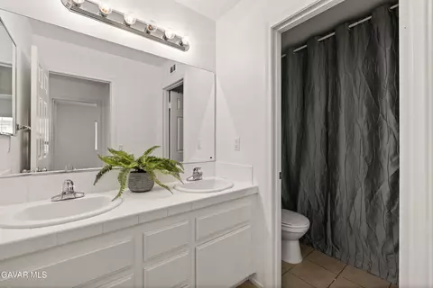 Bath - 43342 Harbor St, Lancaster, CA 93536 photo 2 of 4