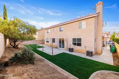 Exterior - 43342 Harbor St, Lancaster, CA 93536 photo 2 of 3