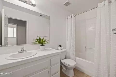 Bath - 43342 Harbor St, Lancaster, CA 93536 photo 1 of 4