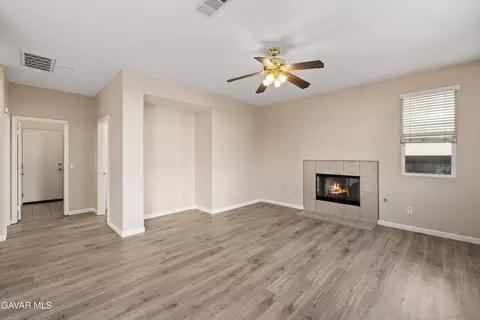 Living - 43342 Harbor St, Lancaster, CA 93536 photo 4 of 5