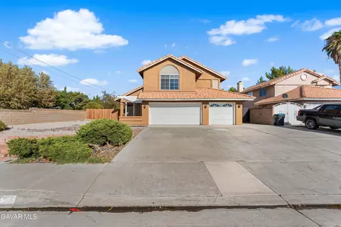 39566 Dunbar St, Palmdale, CA 93551