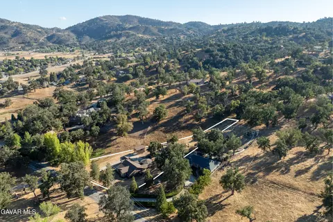View/Area - 30280 Pinedale Dr, Tehachapi, CA 93561 photo 7 of 7