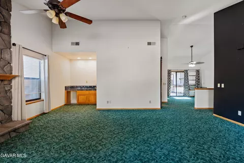 Living - 30280 Pinedale Dr, Tehachapi, CA 93561 photo 2 of 2