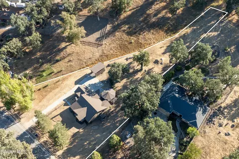 View/Area - 30280 Pinedale Dr, Tehachapi, CA 93561 photo 2 of 7