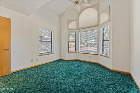 Bedroom - 30280 Pinedale Dr, Tehachapi, CA 93561 photo 5 of 6