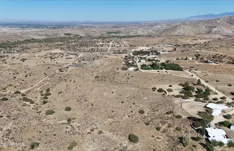 E Ave V-2, Palmdale, CA 93552 photo 6