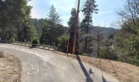 Chateau Drive, Crestline, CA 92325