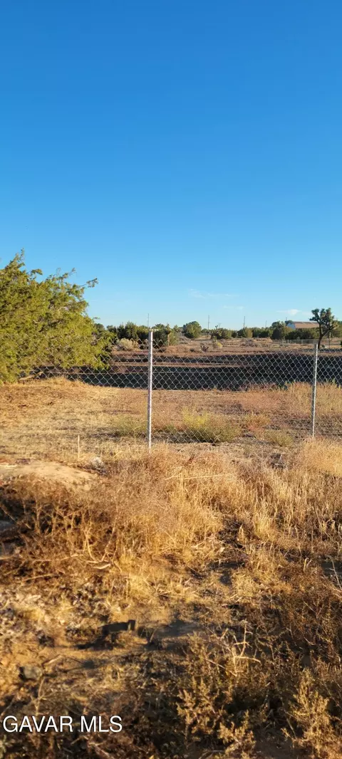 2555 Avenue N 4 W, Palmdale, CA 93551