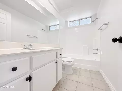 Bath - 1002 Kildare St E, Lancaster, CA 93535 photo 7 of 7