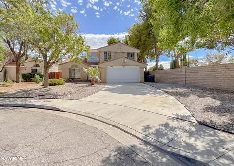 Exterior - 1002 Kildare St E, Lancaster, CA 93535 photo 4 of 7