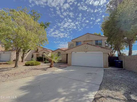 Exterior - 1002 Kildare St E, Lancaster, CA 93535 photo 2 of 7