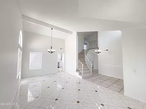 Living - 1002 Kildare St E, Lancaster, CA 93535 photo 1 of 2