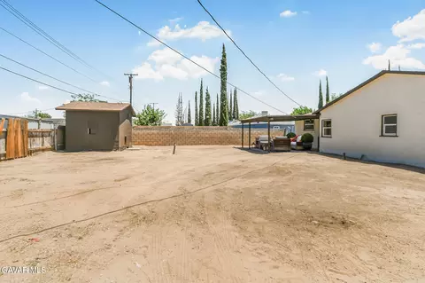 Exterior - 203 Avenue P4 E, Palmdale, CA 93550 photo 4 of 4