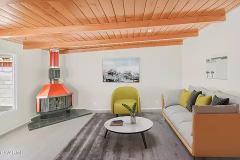 Living - 38013 11th St E, Palmdale, CA 93550 photo 3 of 4