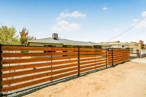 Exterior - 38013 11th St E, Palmdale, CA 93550 photo 1 of 3