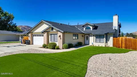 19713 Meadows Rd, Tehachapi, CA 93561 photo 2