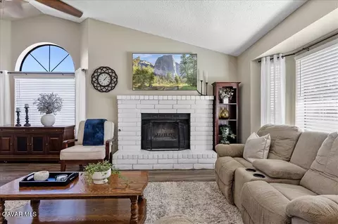 19713 Meadows Rd, Tehachapi, CA 93561 photo 6