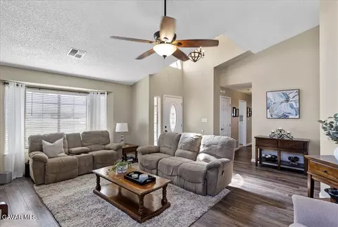 19713 Meadows Rd, Tehachapi, CA 93561 photo 8