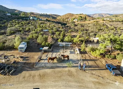 32901 Hawley Rd, Acton, CA 93510 photo 3