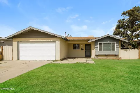 609 Pillsbury St E, Lancaster, CA 93535