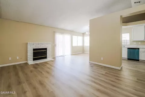Living - 45041 17th St E, Lancaster, CA 93535 photo 2 of 4