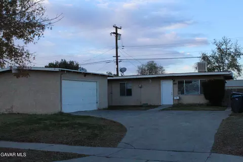 1029 Avenue H5 W, Lancaster, CA 93534