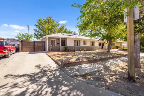 44214 2nd St E, Lancaster, CA 93535