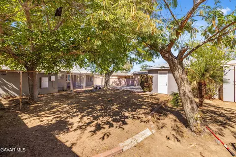 Exterior - 44214 E 2nd St, Lancaster, CA 93535 photo 4 of 4