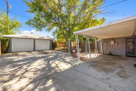 Exterior - 44214 E 2nd St, Lancaster, CA 93535 photo 2 of 4