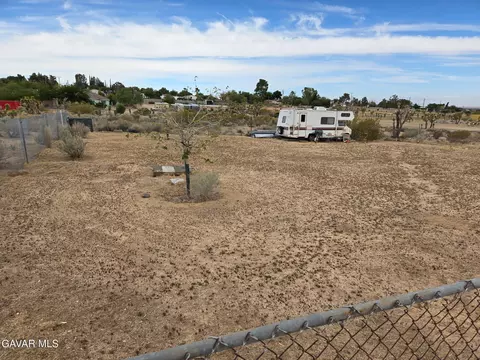 W 11 E, Pearblossom, CA 93553