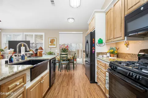 Kitchen - 3310 Caspian Dr, Palmdale, CA 93551 photo 2 of 4