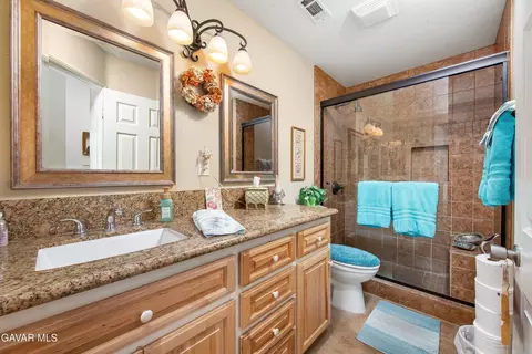 Bath - 3310 Caspian Dr, Palmdale, CA 93551 photo 2 of 2