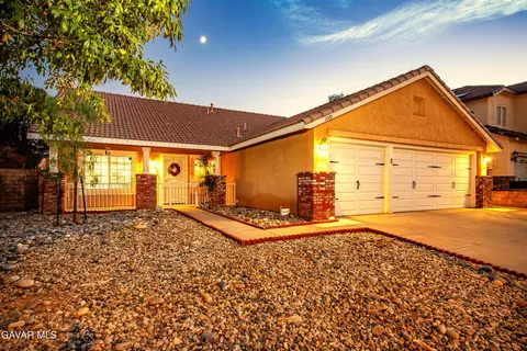 3310 Caspian Dr, Palmdale, CA 93551