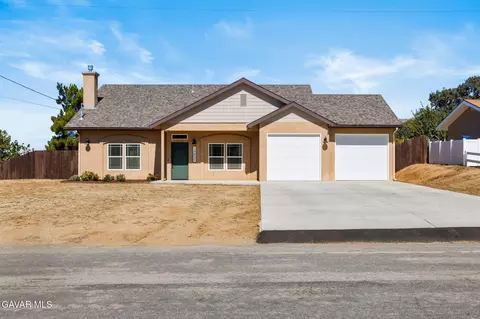 19809 Meadows Rd, Tehachapi, CA 93561