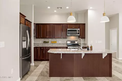 Kitchen - 19809 Meadows Rd, Tehachapi, CA 93561 photo 2 of 2