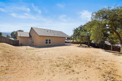 Exterior - 19809 Meadows Rd, Tehachapi, CA 93561 photo 9 of 11